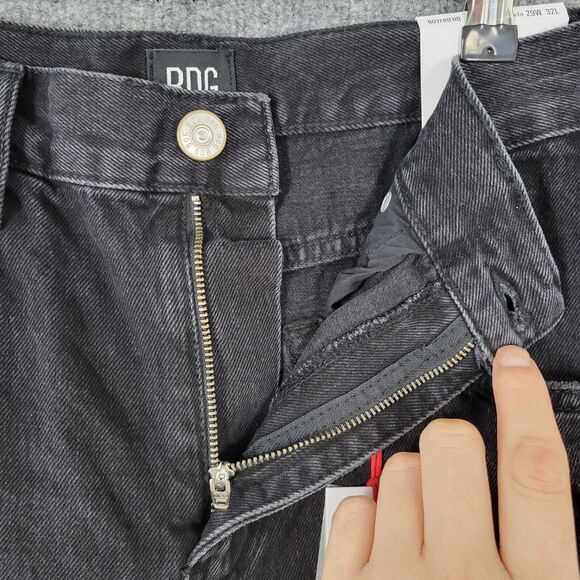 NWT BDG Boyfriend High Rise Mid Rise Loose Straight Black Denim Jeans SIZE 29 - Picture 5 of 11